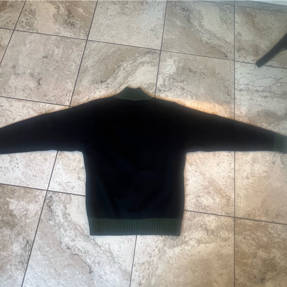 Beautiful Giorgio Armani Camel Hair sweate - Picture 2 of 5